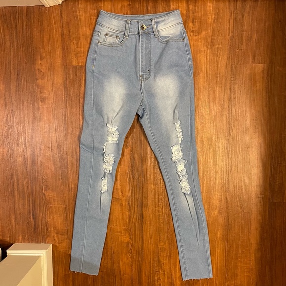 Fashion Nova Bob High Waist Light Blue Stone Wash Distressed Skinny Jeans 1/2 - Picture 6 of 10